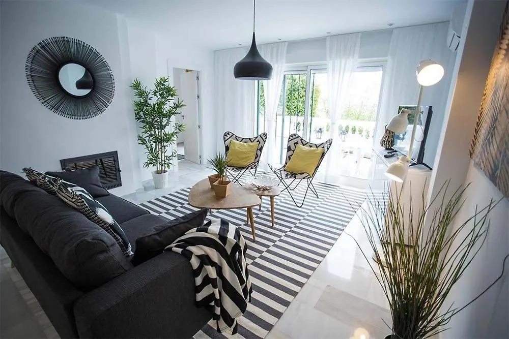 Apartamento Lujoso Los Cocoteros Malaga 0*,  Spain