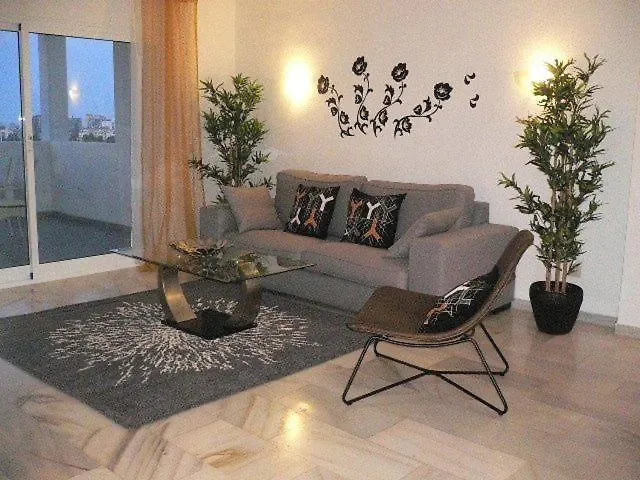 Apartamento Lujoso Los Cocoteros Malaga Apartment